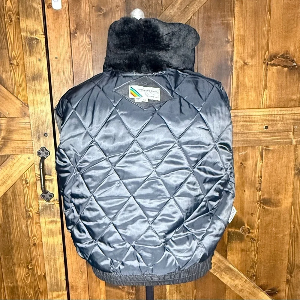 Vintage MEMBERS ONLY Black Leather Bomber Flight Jacket Fur Collar Men’s Sz 40 M